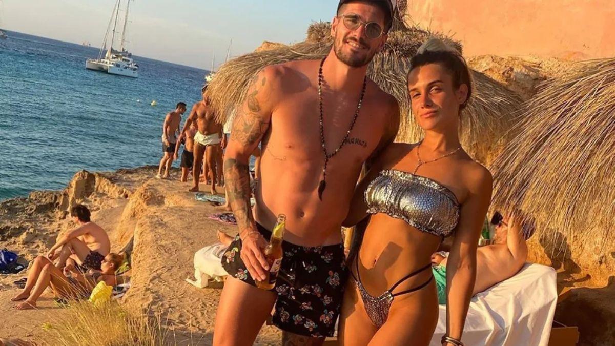 De un amor de adolescentes a una familia y su nuevo romance con una cantante: así es la vida de Rodrigo de Paul