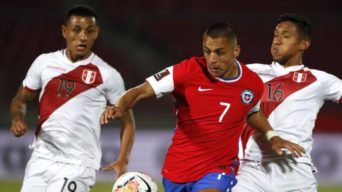 Perú y Chile son dos selecciones que aún tienen opciones de clasificar al Mundial de Qatar 2022.