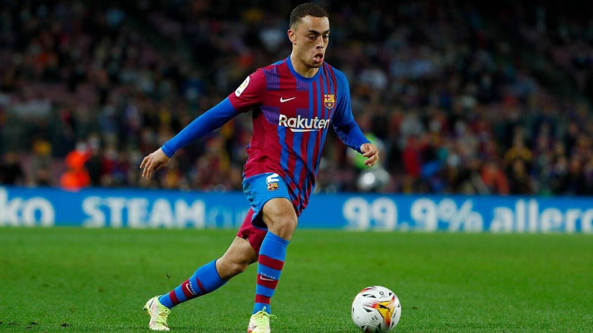 Los 12 jugadores que van a salir del Barcelona en breve: Uno ya está en Londres y a otro solo le falta la firma