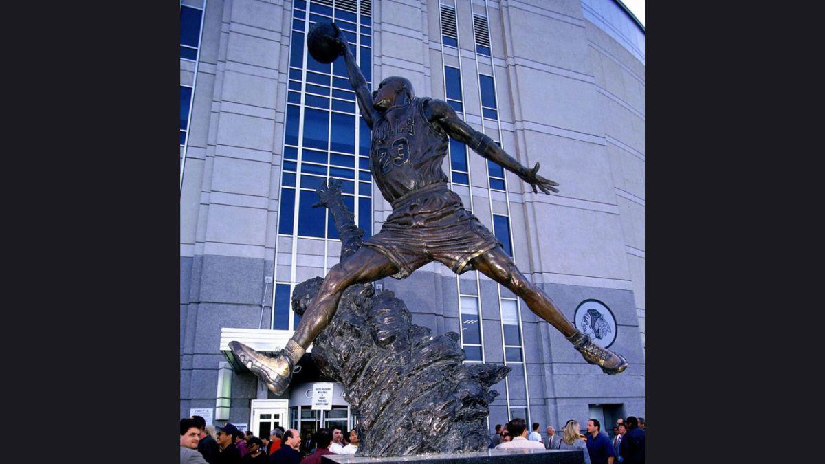 Las mejores estatuas de las leyendas del deporte; las más impresionantes son las de Pelé, Maradona, Messi y Cristiano