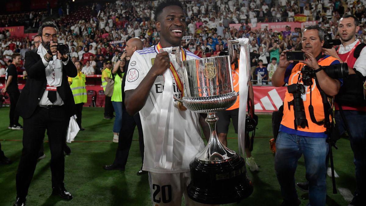 Cuatro hacen historia ¿Qué jugadores levantan por primera vez una Copa