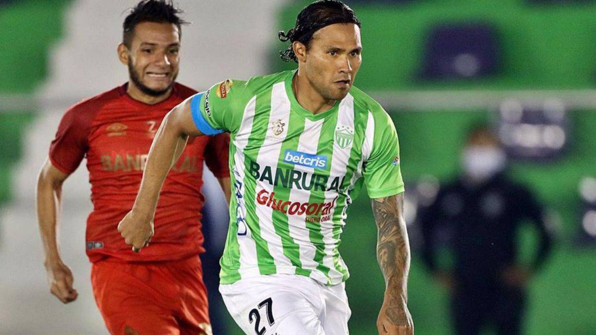 Humildad y problemas: La vida del mexicano “Gullit” Peña, marcada por las polémicas e inestabilidad deportiva