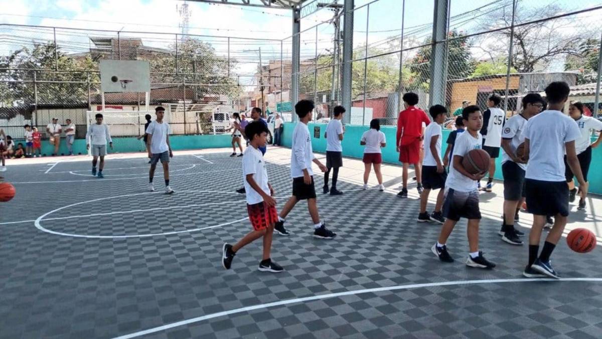Del barrio a lo profesional: El antes y después de las canchas que se han mejorado en Honduras