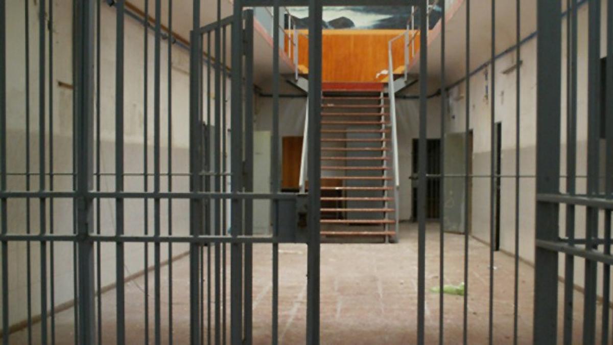 Juicio de Juan Orlando Hernández: El cuartito donde guarda prisión y cómo vistió en sus primeras audiencias el ex presidente de Honduras