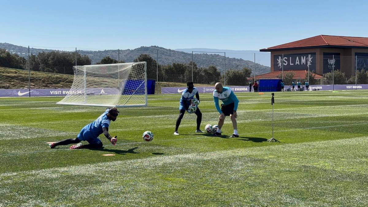 La última gran novedad, el que dirigió la oración y las gafas en el segundo día de Honduras en España