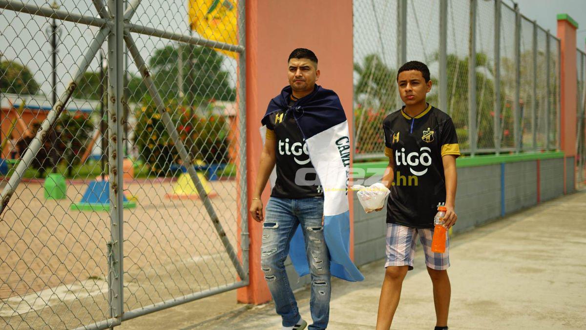 Un jesuita enamorado de El Progreso, el show del japonés Masaaki y la llegada épica de Jhon Jairo López al Humberto Micheletti