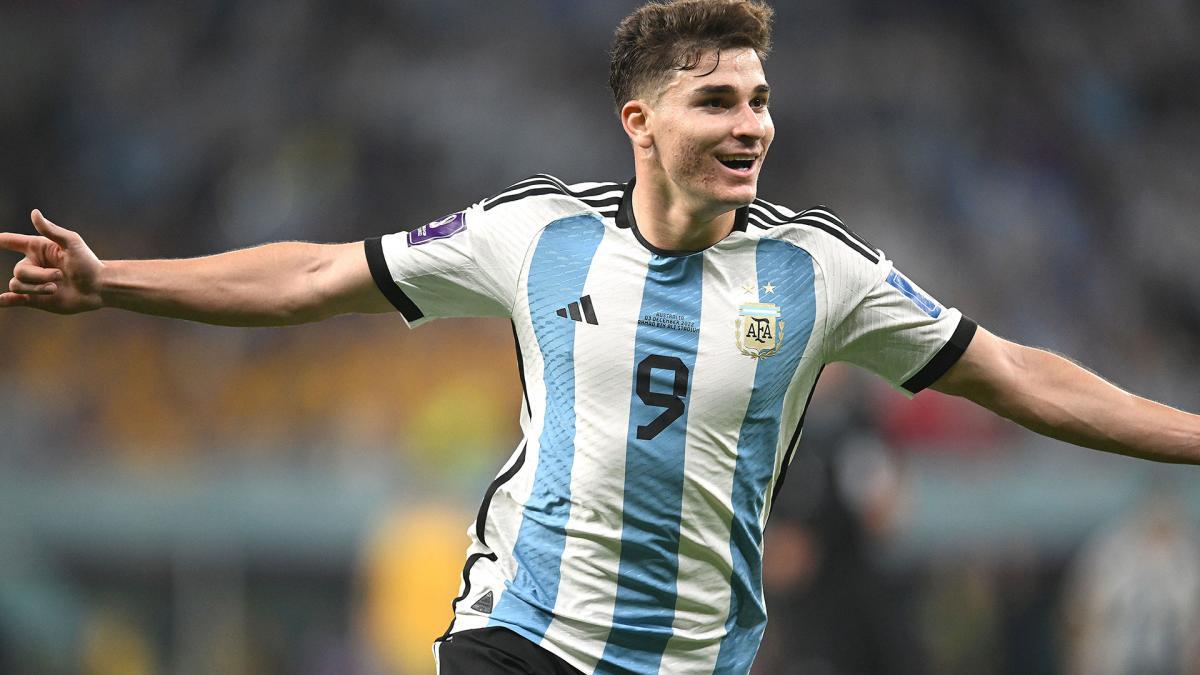 Increíble: recogen firmas para que Julián Álvarez termine con su novia; “es una tóxica que arruina su imagen”