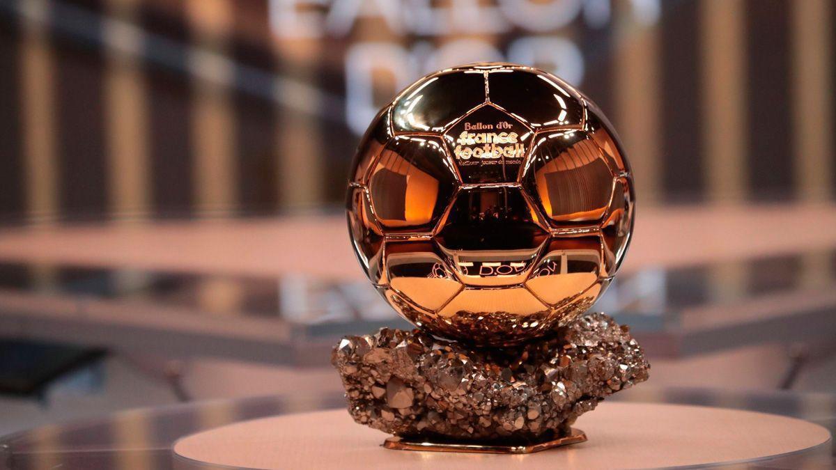 La prestigiosa revista France Football es la encargada de entregar el Balón de Oro.