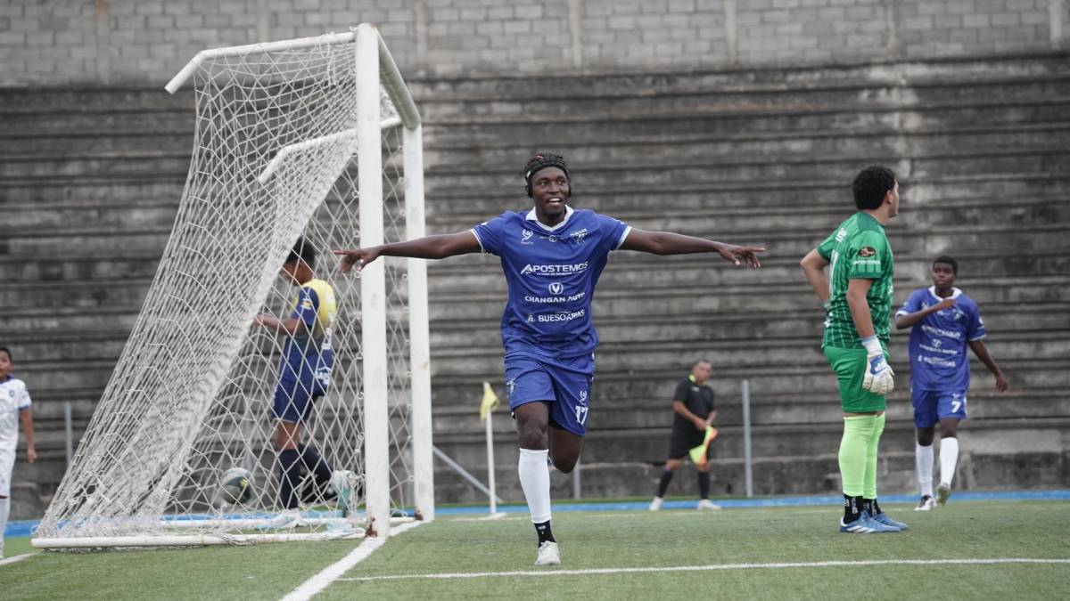 Alberth Elis se despacha un doblete en regreso a las canchas en amistoso frente a la Policía Nacional de Honduras