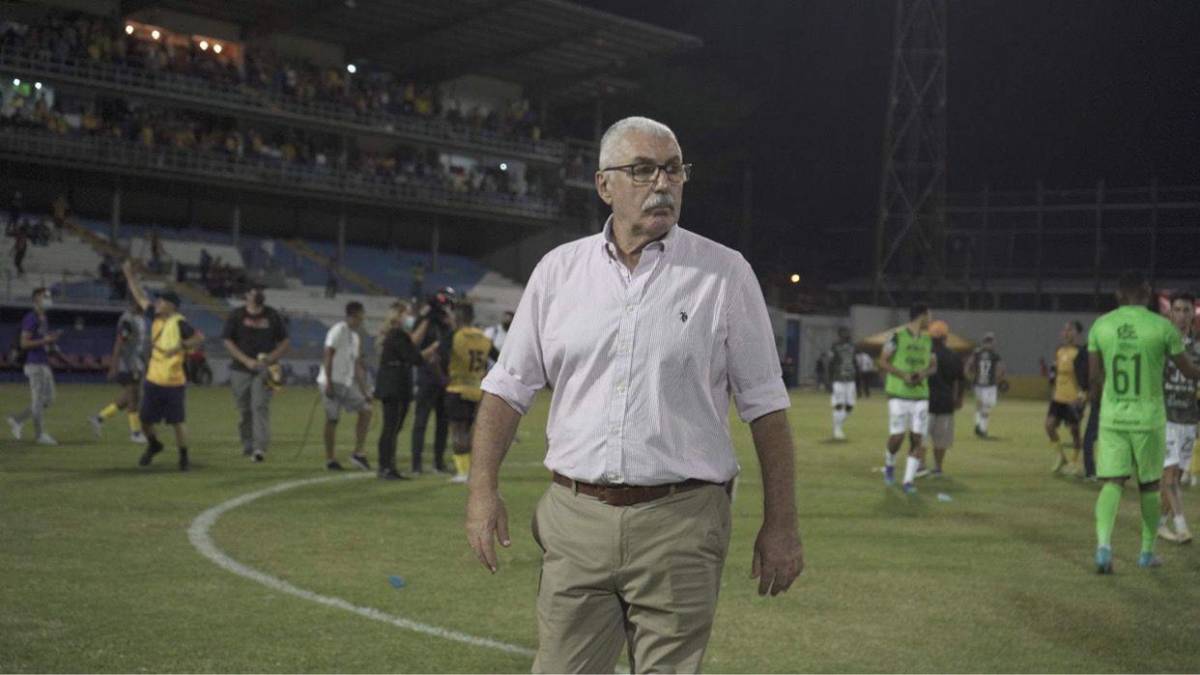 Los entrenadores con más finales en Liga Nacional: Héctor Vargas va por la séptima, pero sigue abajo de Diego Vázquez y Chelato Uclés