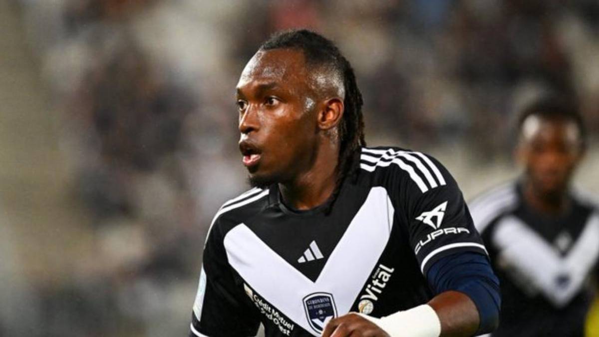 Los legionarios que cambiarán de club para el 2025 y los futbolistas hondureños que pueden irse al extranjero