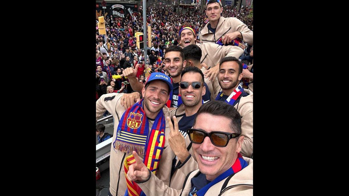Lewandowski y Araújo se robaron el show: El épico festejo del Barcelona en la rúa de campeones; Gavi se puso “bolo” y Lewan lo salvó