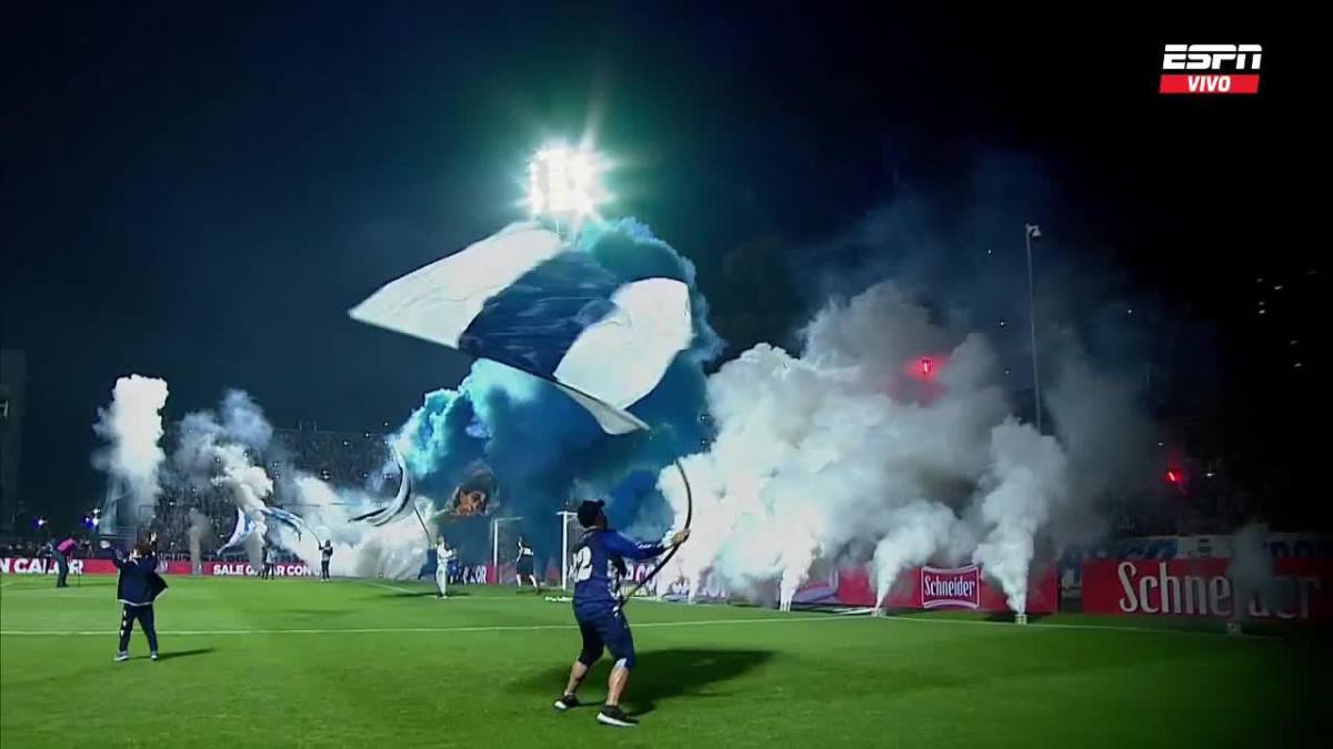 Con balas de goma, gas lacrimógeno y represión: Así fue el caos que llevó a la cancelación del partido Gimnasia vs Boca Jrs