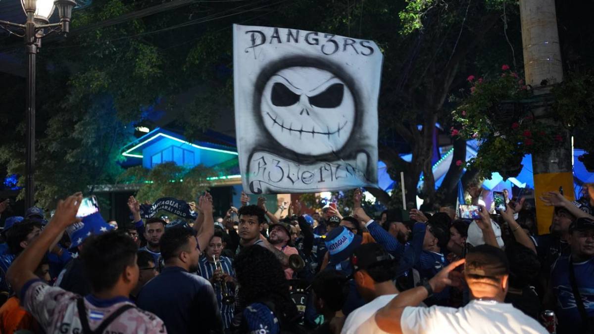 Se viene la 20 de Amado: advierte en el banderazo Motagua y la abuelita se robó el show