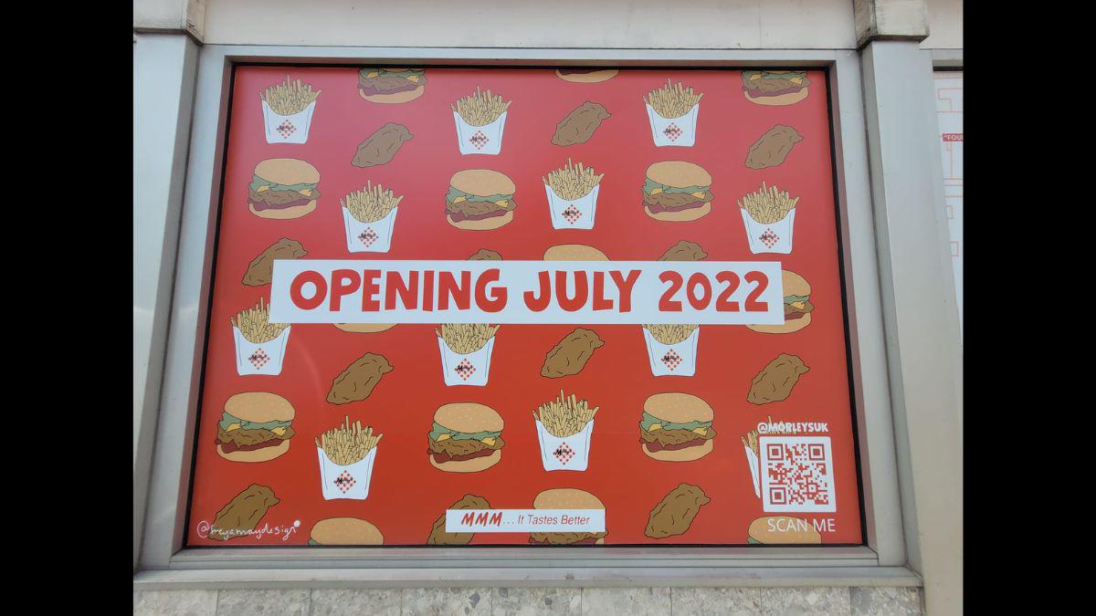 ¡No tiene equipo! De ser el más joven en debutar con el Liverpool a vender pollo frito en las calles de Inglaterra