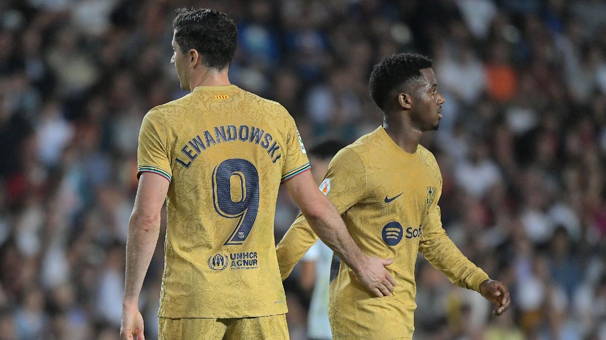 Tensión en el vestuario del Barcelona tras el fracaso: la bronca de Lewandowski con un compañero y la reacción de Xavi