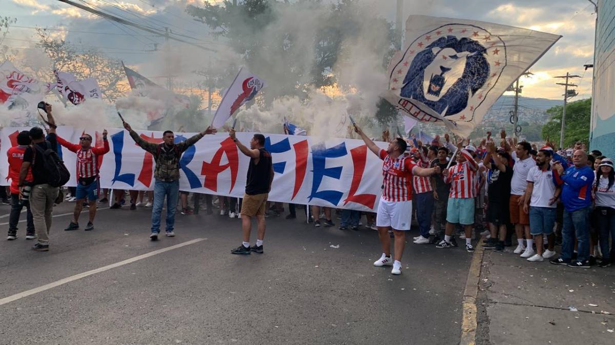 Pedro Troglio, el nuevo rey del Olimpismo y el show de la Ultra Fiel previo al clásico ante Real España en el estadio Nacional