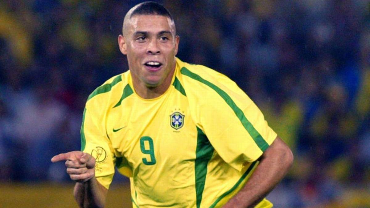 Plagado de estrellas y con tridente: Ronaldo, el fenómeno elige su mejor 11 de la historia; no gustará nada a los fans de Cristiano