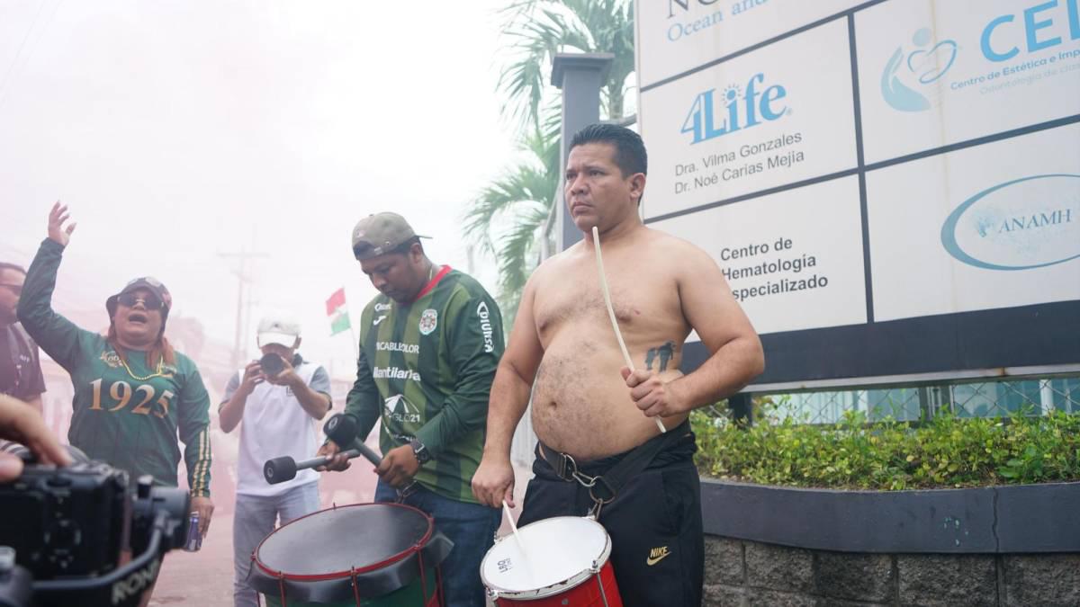 Marathón inaugura su mes de centenario: así fue la caravana del Monstruo Verde en San Pedro Sula; bellas chicas