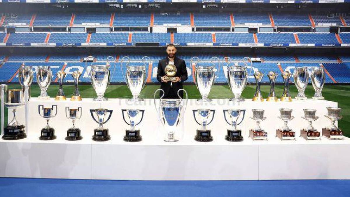 La Ciudad Real Madrid acogió el acto de homenaje a Karim Benzema, leyenda del club que se despide tras ganar 25 títulos, jugar 648 partidos y marcar 354 goles.