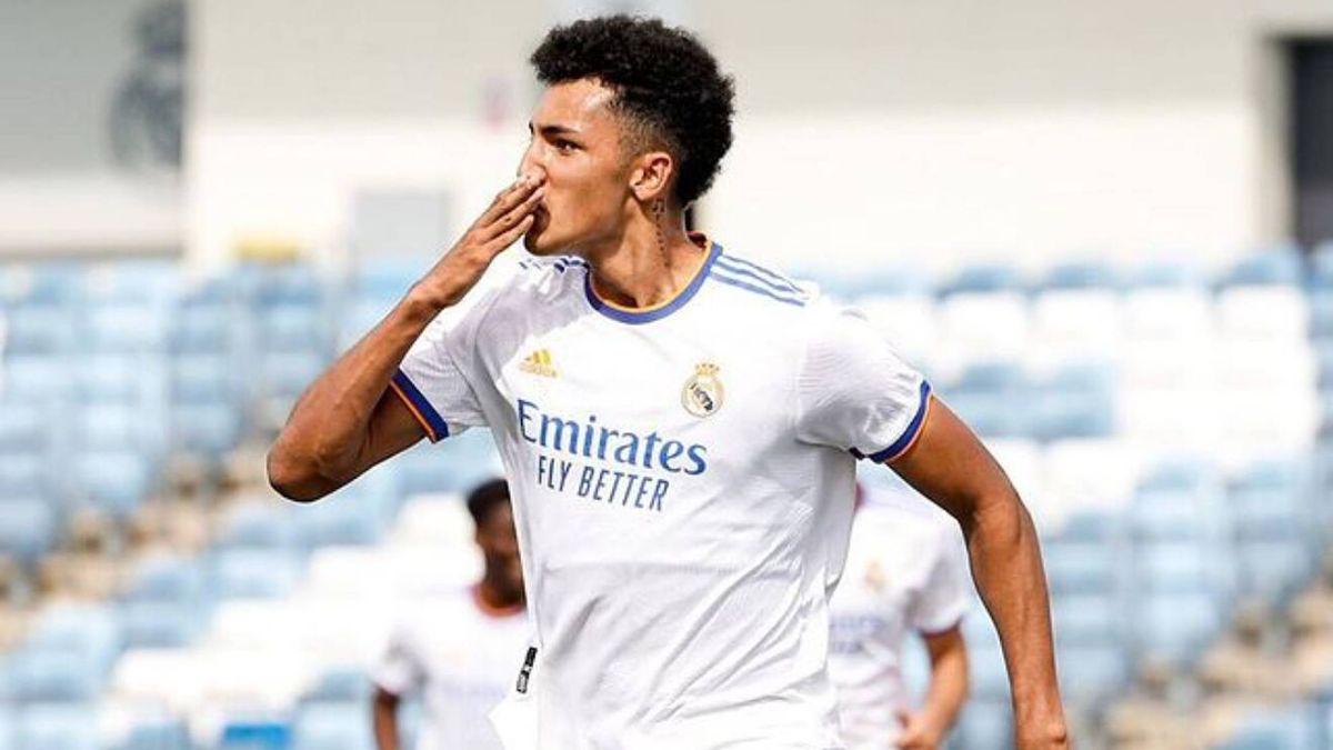 Un héroe inesperado: ¿Quién es Álvaro Rodríguez, delantero del Castilla que le dio el empate al Real Madrid en el derbi?