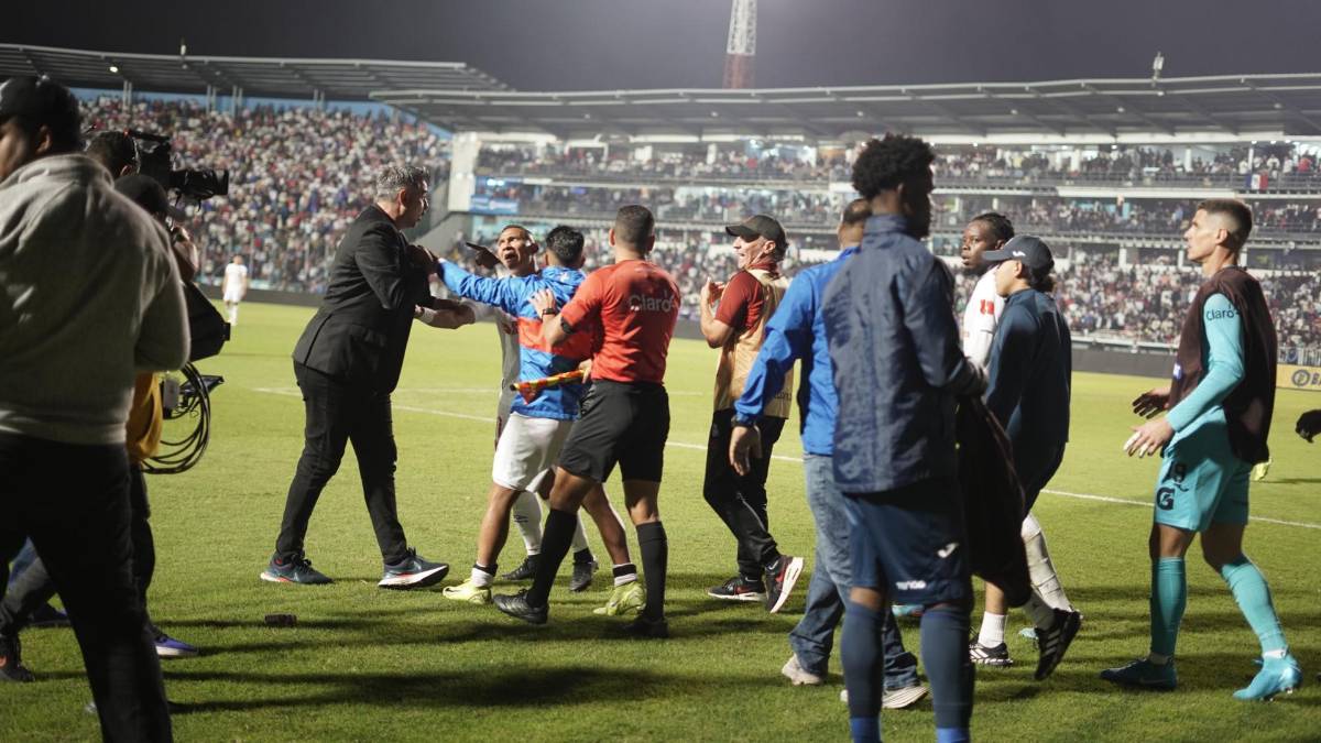 ¡Bronca en la gran final! planteles del Olimpia y Motagua protagonizaron una tremenda riña