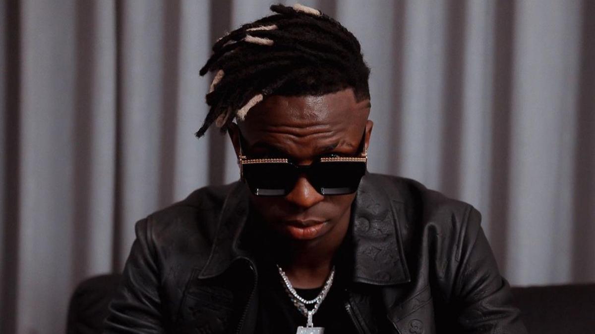 Insólito: las condiciones que pone Vinicius para invitar mujeres a sus fiestas ¿Lo acepta Kenia Os, su nueva novia?