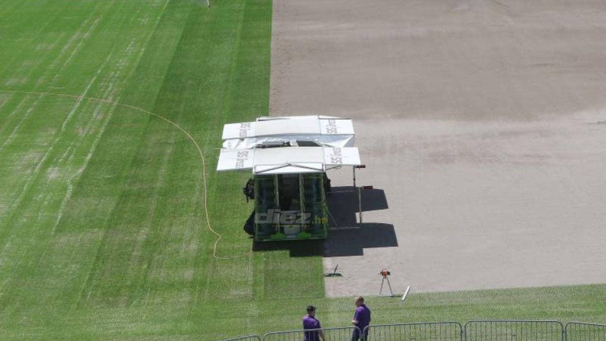 Del barrio a lo profesional: El antes y después de las canchas que se han mejorado en Honduras
