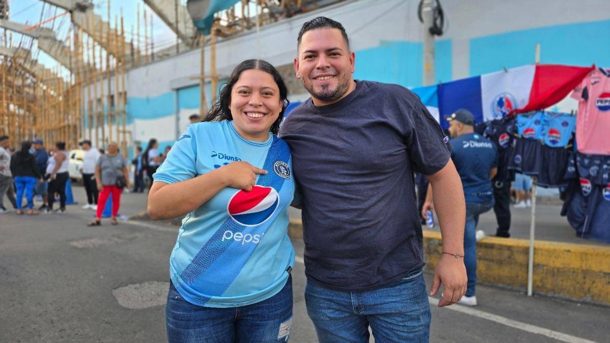 ¿Qué chicas llamaron la atención en el Motagua vs Águila? Un olimpista se presentó al juego de la Copa Centroamericana