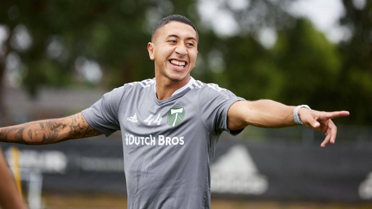 Descubren a conocido jugador costarricense siendo infiel: La esposa lo encontró en el auto y lo encaró... ¡lo grabaron!