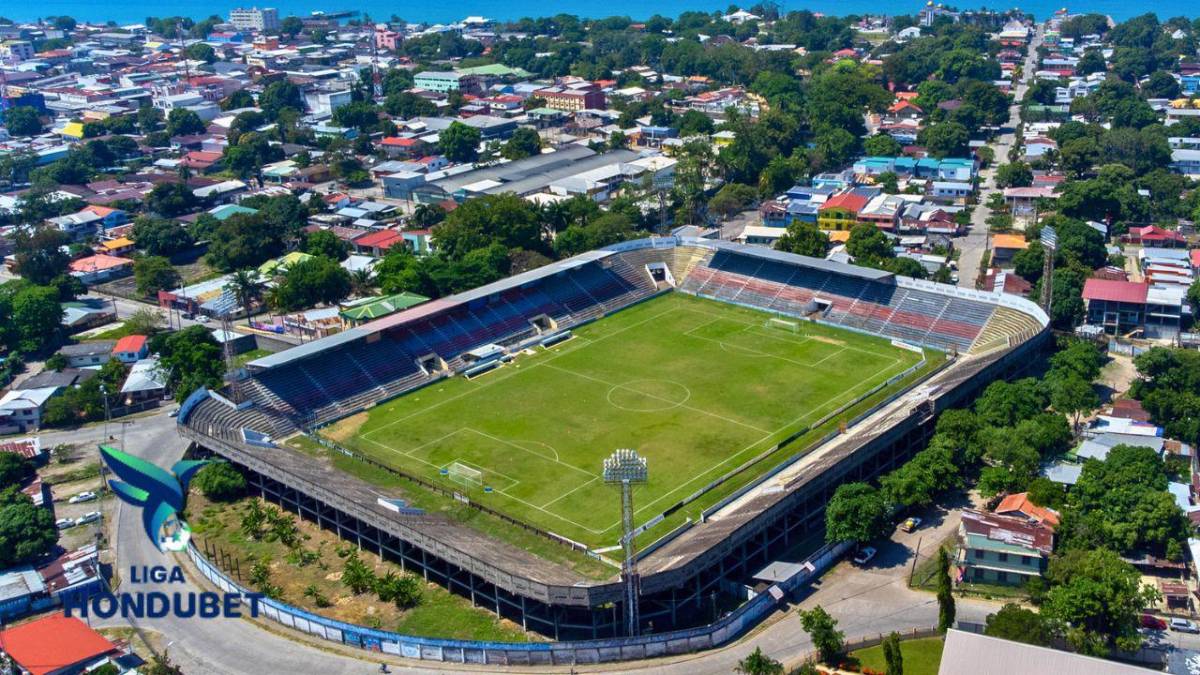 ¡Será una mesa de billar! Así luce el estadio Ceibeño con sus trabajos de remodelación en sus engramillado