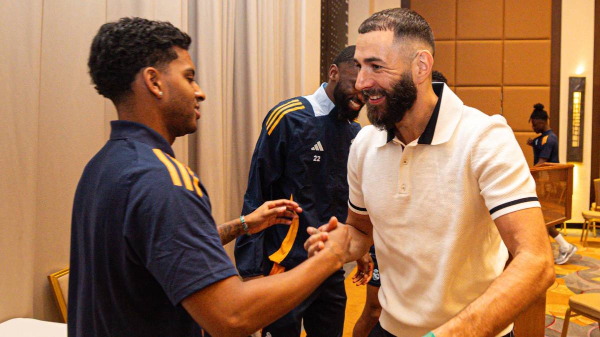 Este mensaje dejó sobre Mbappé: Benzema visitó al Real Madrid para animar su pase a la final de la Supercopa de España