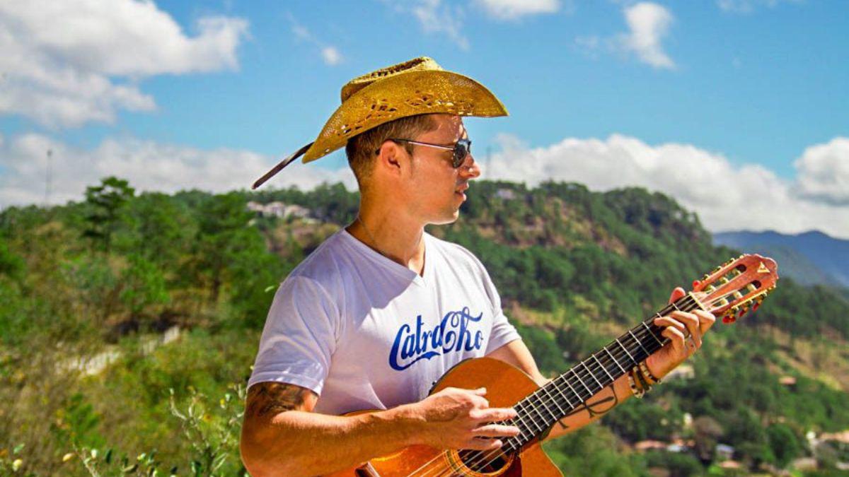 Los famosos personajes de Honduras que son fieles seguidores de Olimpia y Motagua