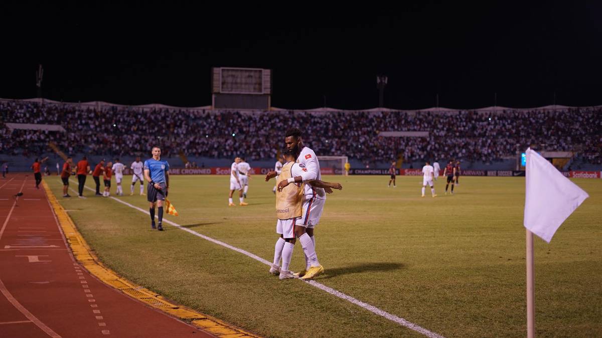 Se olvidó de su lesión y se fue al estadio, lo que Maylor y José García andaban en el pelo y nadie se dio cuenta y ¿con quién celebró Benguché?