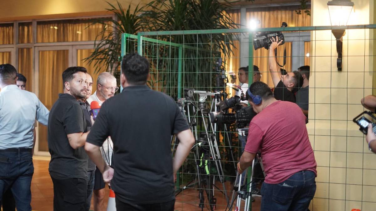 “Enjaulados” y molestos: así recibieron periodistas aztecas a la Selección Mexicana en el hotel en Honduras