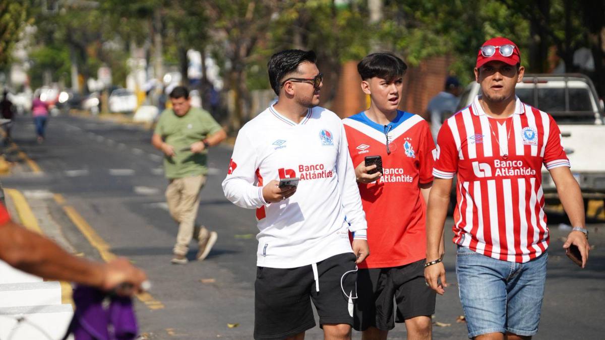 ¡Quieren la 39! Afición del Olimpia se hizo sentir en el estadio Morazán para la gran final de ida ante Real España