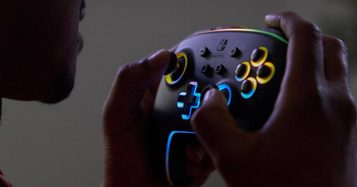 Questo è il nuovo controller wireless PowerA con luci RGB per Nintendo Switch