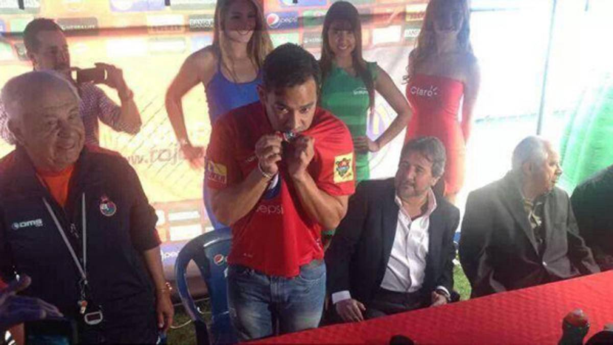 'Pescadito” Ruiz promete hacer campeón al Municipal en Guatemala