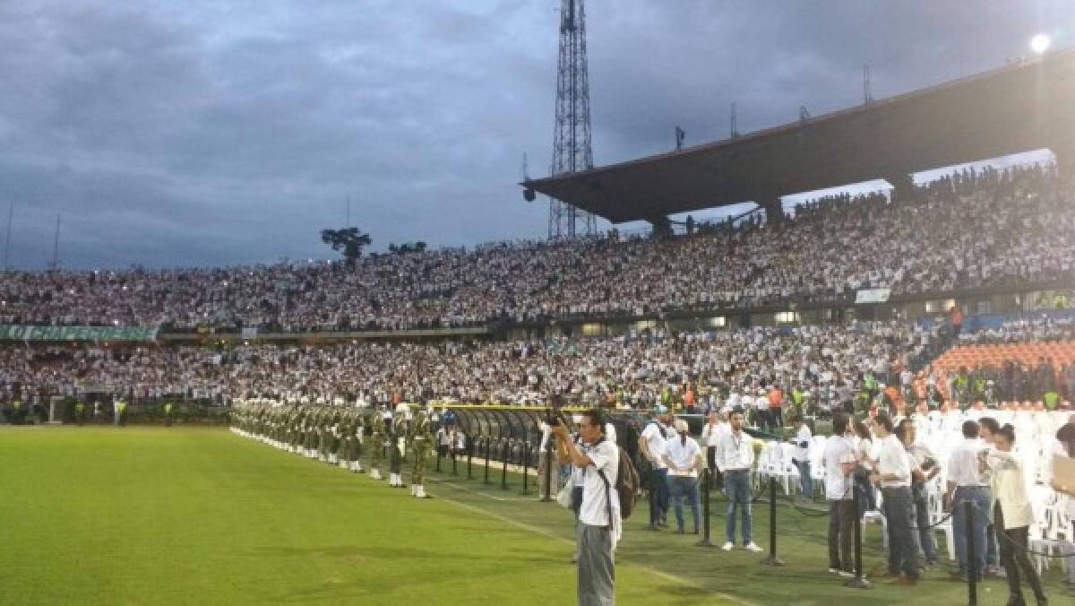 El estadio de Medellín fue insuficiente para el homenaje al Chapecoense