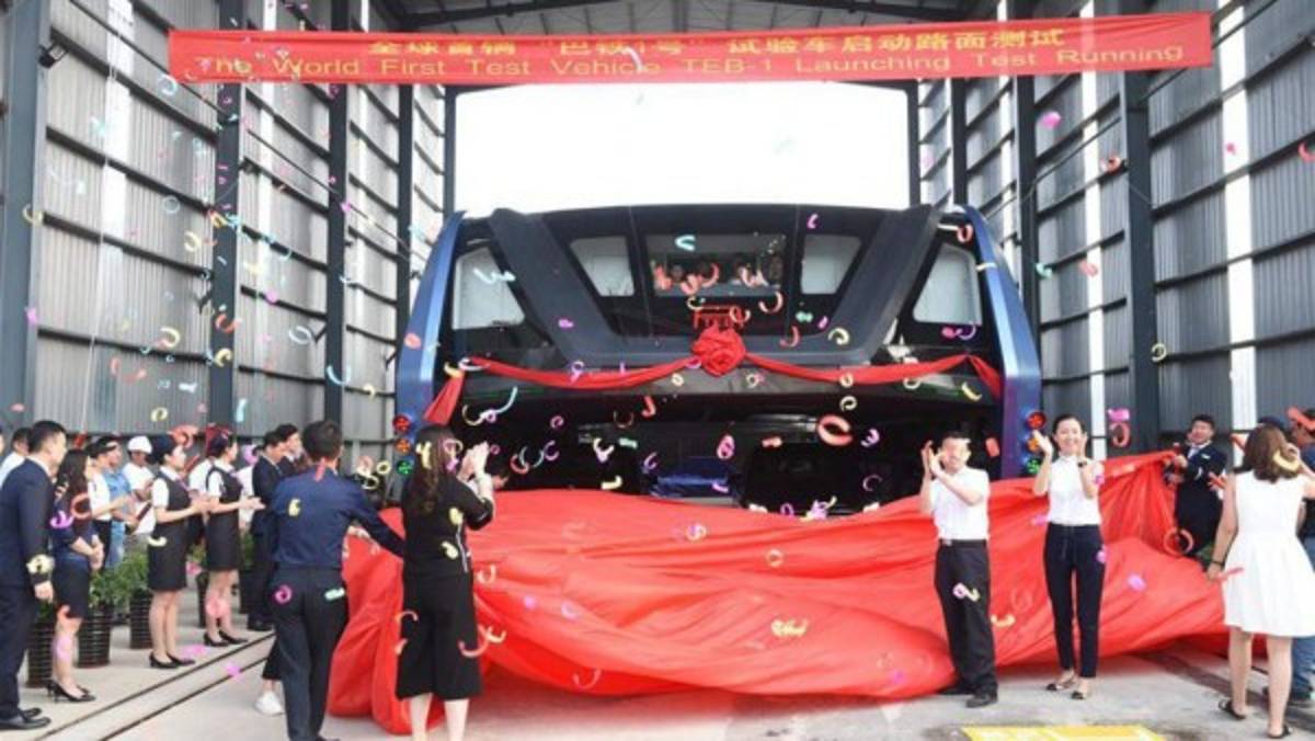 ¡Espectacular! Así es el autobús de tránsito eleveado que se inaugura en China