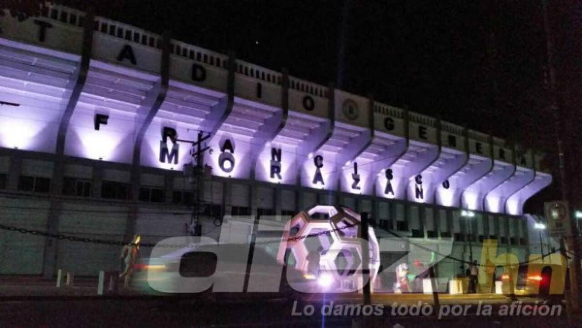 El estadio Morazán cambia de nombre y así luce con su plaza mundialista