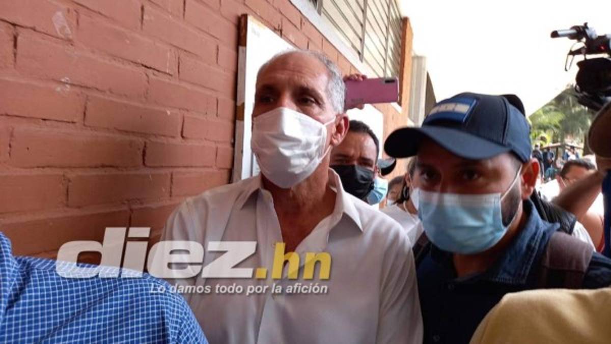 Xiomara Castro y 'Papi' a la orden: candidatos presidenciales ejercen sufragio en elecciones de Honduras