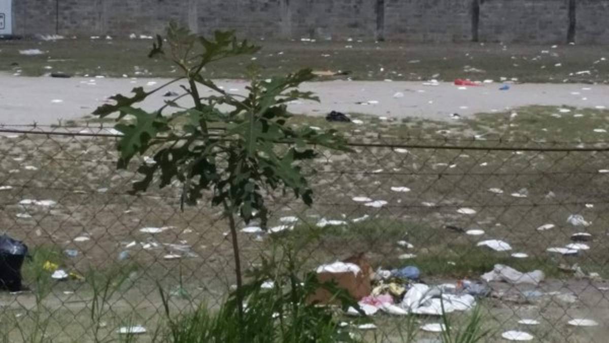 Estadio Sergio Reyes en Santa Rosa de Copán queda destruido tras un evento