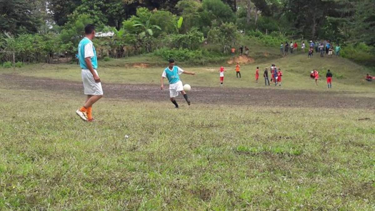 FOTOS: Exóticas canchas en Honduras donde juegan fútbol burocrático