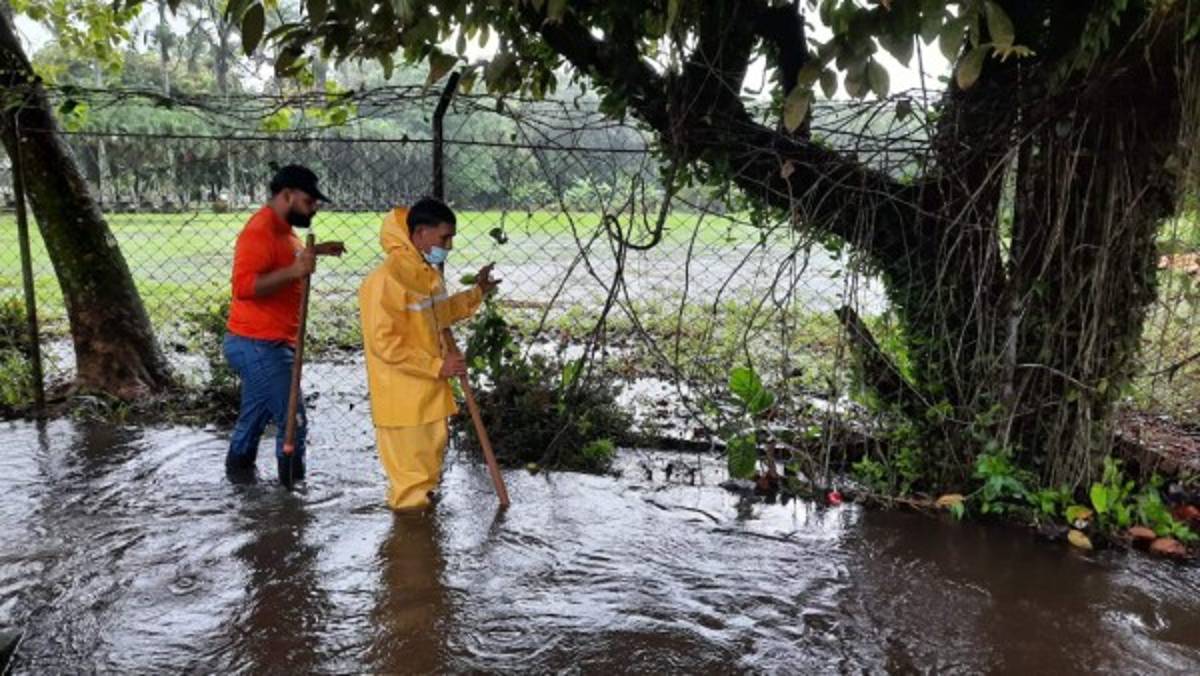 Huracán ETA: Comienzan a evacuar personas en zonas de alto riesgo en Honduras