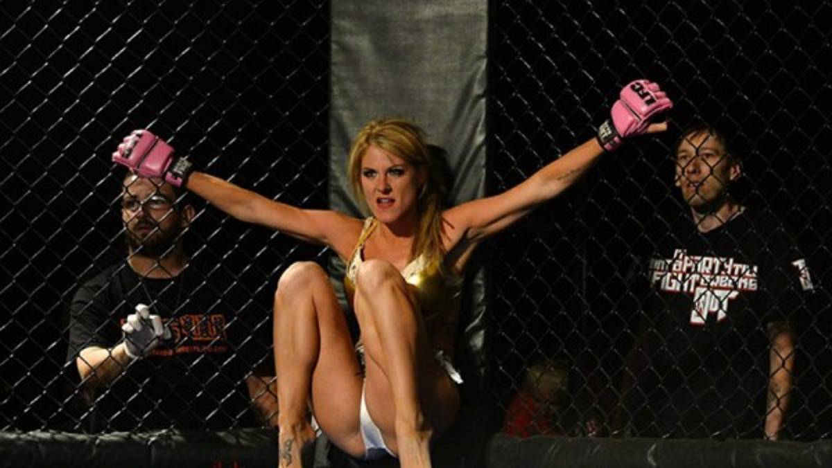 En lencería fina: Así de atrevidas son las peleas en la Lingerie FC