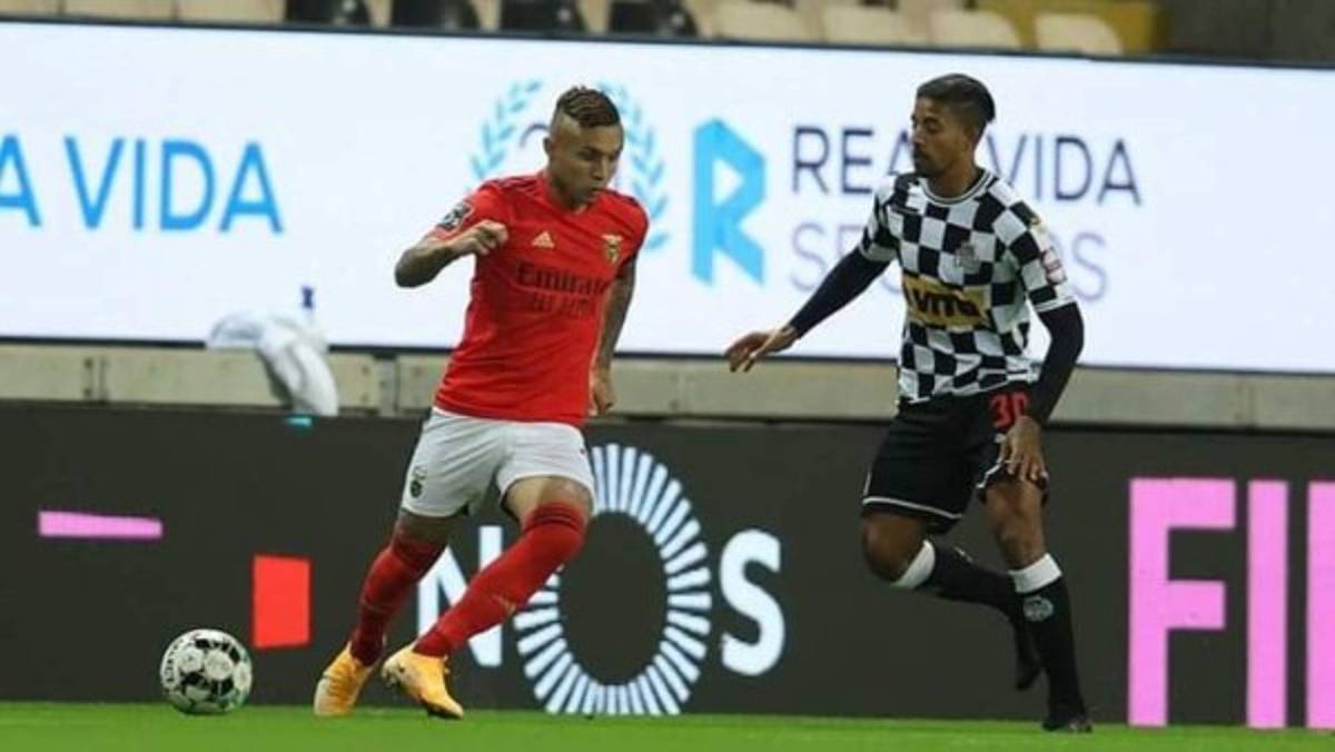 ¡Euforia y júbilo! El festejo del Boavista al vencer a Benfica con Alberth Elis como el mejor del partido
