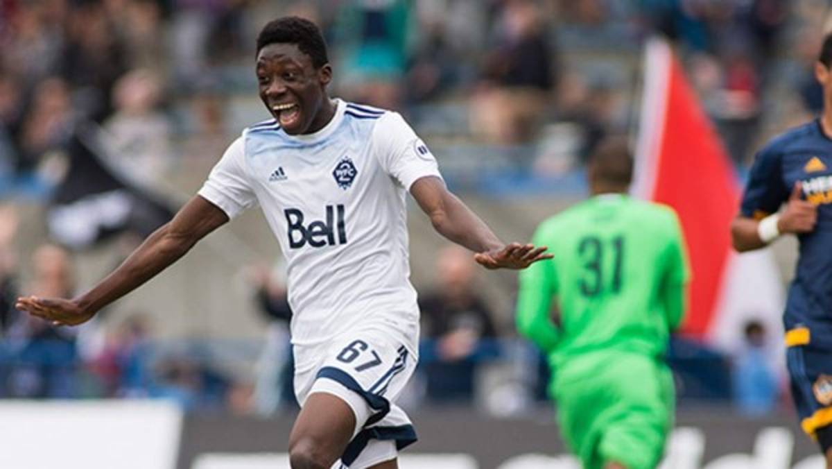Alphonso Davies, de nacer en un campo de refugiados, a hacer historia eliminando al Barcelona de Messi