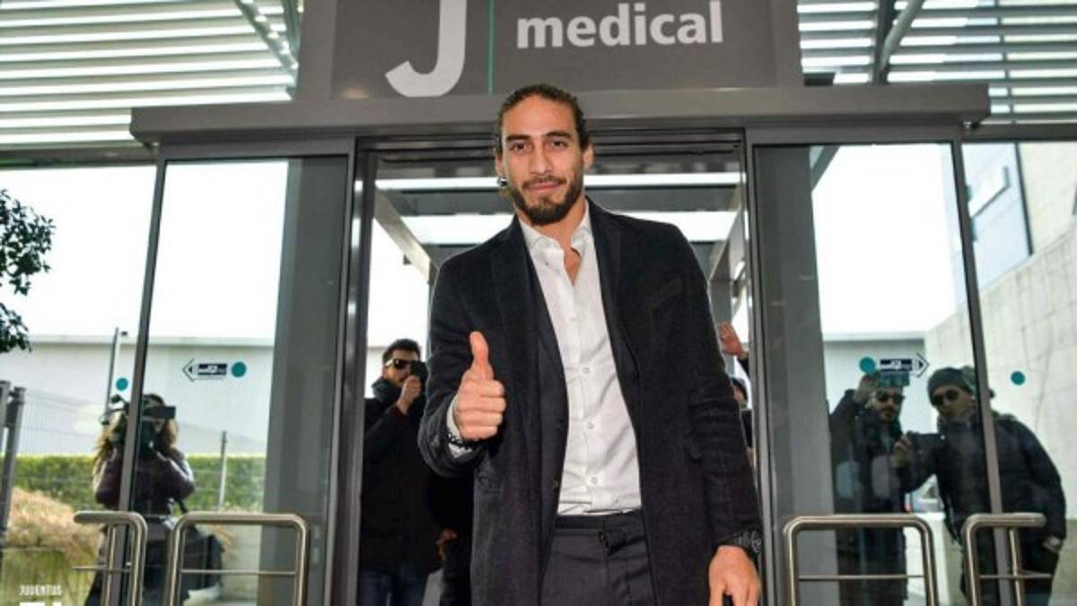 MERCADO: Otro hondureño sin club en Europa; Real Madrid se entromete en fichaje de Barcelona