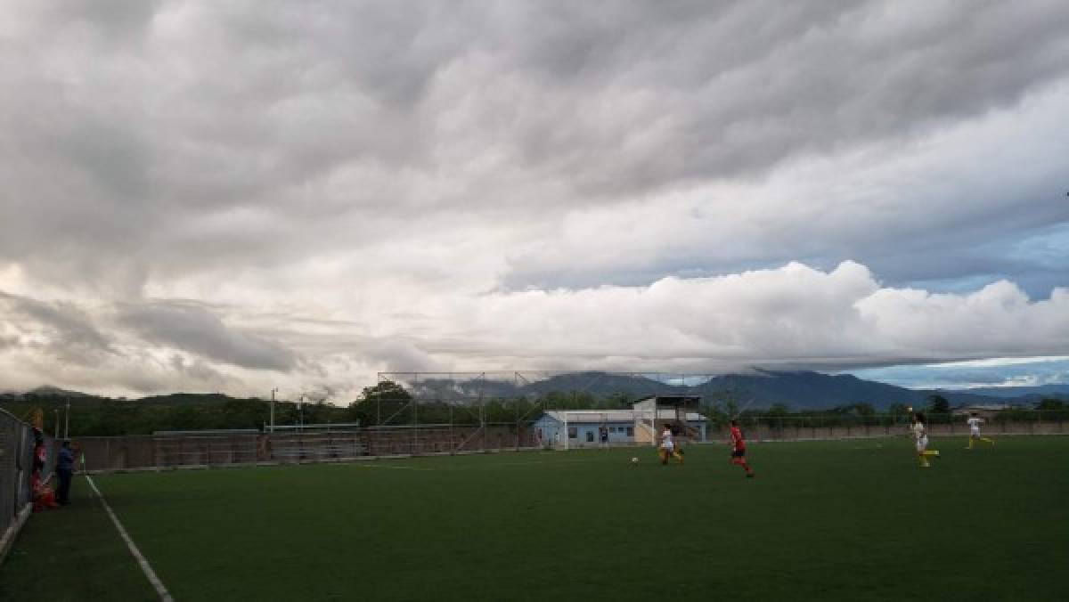 Una de estas canchas del Ascenso albergará juegos de Liga Nacional la próxima temporada